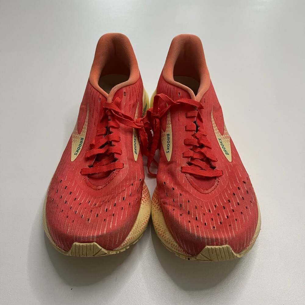Brooks Hyperion Tempo Size 9.5 Coral Yellow Running Shoes